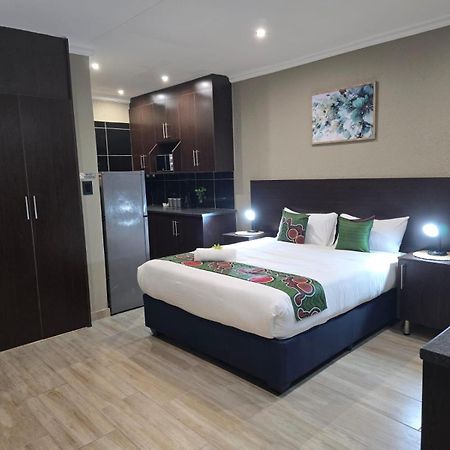 Palm Inn Guesthouse Onverwacht Eksteriør billede